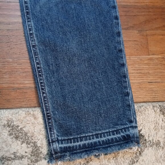 OLD NAVY mid rise boyfriend cut off jeans in Vina (14 tall) - Picture 7 of 14